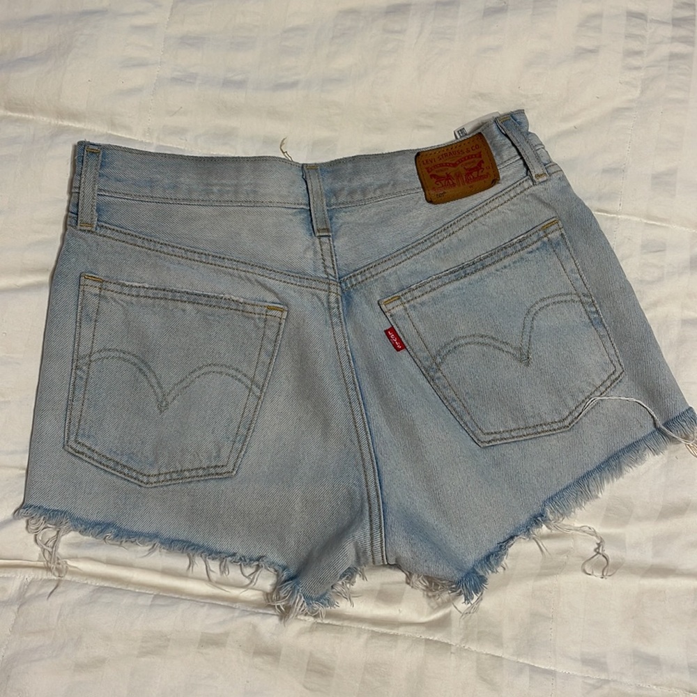 Levi’s - Picture 2 of 3